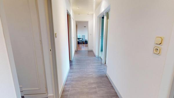 MULHOUSE – Appartement 4 pièces lumineux de 100 m² avec balcon, loggia, garage et cave