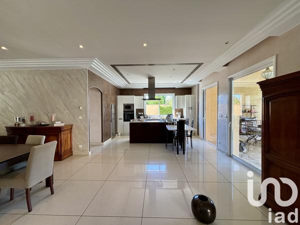 Maison à vendre 7 pièces 240 m² Genas