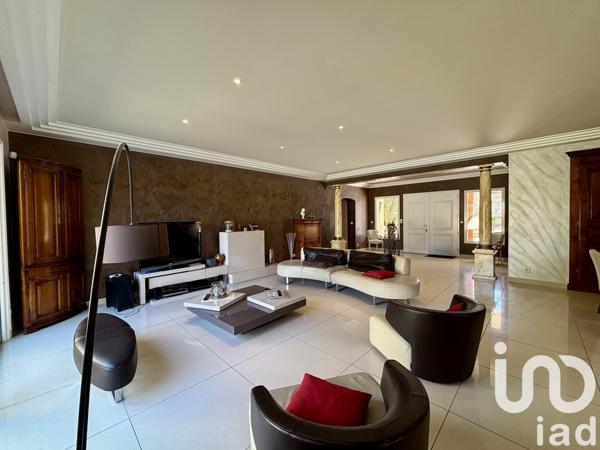 Maison à vendre 7 pièces 240 m² Genas