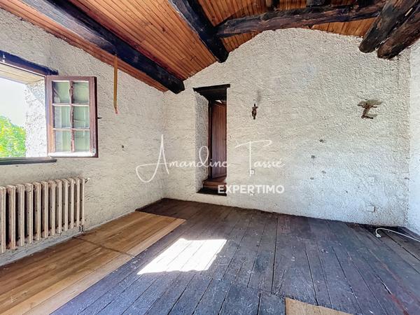 Saint-Jean-du-Bruel (12230) Maison de village avec cour et jardin à rénover – Saint-Jean-du-Bruel (hameau)