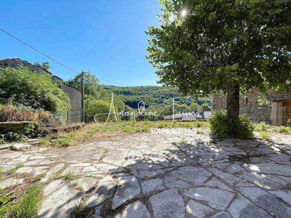 Saint-Jean-du-Bruel (12230) Maison de village avec cour et jardin à rénover – Saint-Jean-du-Bruel (hameau)