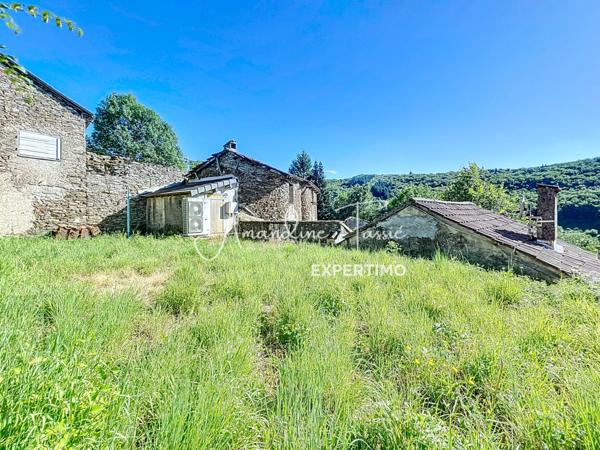 Saint-Jean-du-Bruel (12230) Maison de village avec cour et jardin à rénover – Saint-Jean-du-Bruel (hameau)