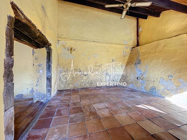 Saint-Jean-du-Bruel (12230) Maison de village avec cour et jardin à rénover – Saint-Jean-du-Bruel (hameau)