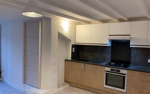 Maison à vendre    2 pièces • 52,75 m2 Saint-Étienne-les-Orgues