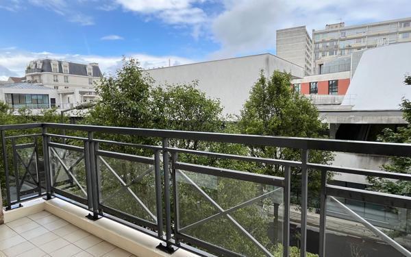 Appartement à vendre    2 pièces • 45,05 m2 Vincennes