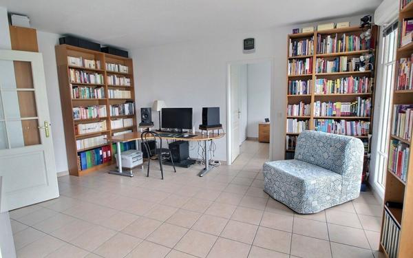 Appartement à vendre    2 pièces • 45,05 m2 Vincennes