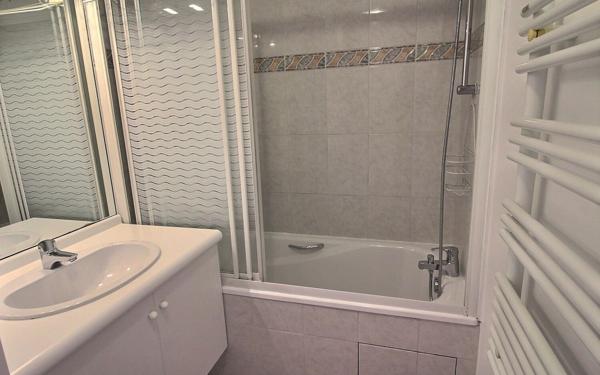 Appartement à vendre    2 pièces • 45,05 m2 Vincennes