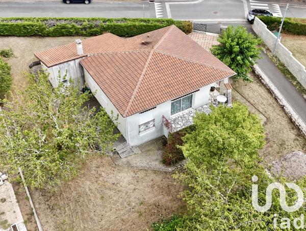 Maison à vendre 4 pièces 82 m² Ruelle-sur-Touvre