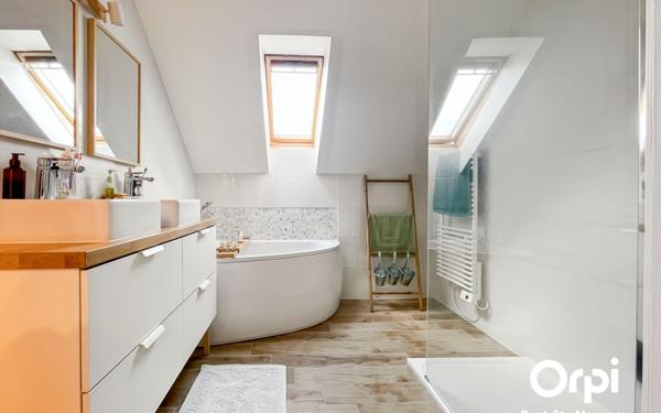 Maison à vendre    5 pièces • 99 m2 Pont-Sainte-Maxence