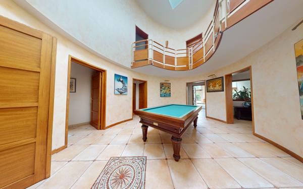 Maison à vendre    5 pièces • 356 m2 Carquefou