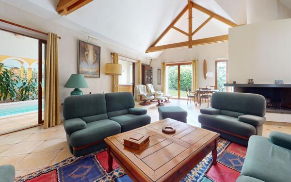 Maison à vendre    5 pièces • 356 m2 Carquefou