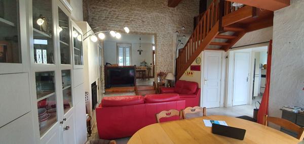 Maison de caractère avec piscine et vue sur mer