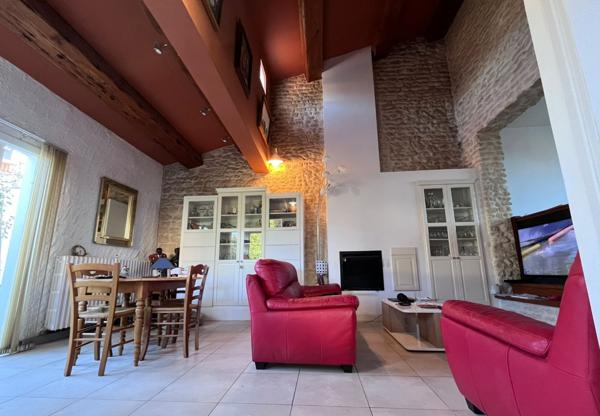 Maison de caractère avec piscine et vue sur mer