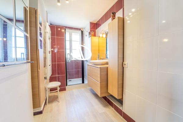 Lille (59000) APPARTEMENT 77 m2+CAVE+PLACE DE PARKING EN EXTERIEUR