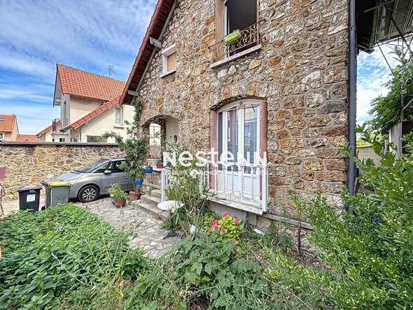 ISSY LES MOULINEAUX - Vente d'une maison en meulière avec jardin