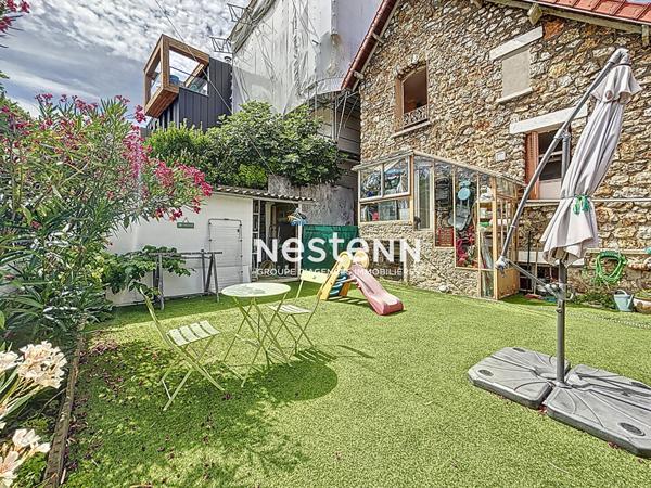 ISSY LES MOULINEAUX - Vente d'une maison en meulière avec jardin