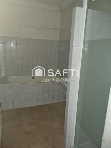 Centre-ville de Matha – 2 logements + Grand Dépôt