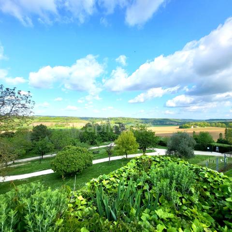 Bel immeuble en pierre à terminer de restaurer en plein coeur de SAINT CLAR (32)