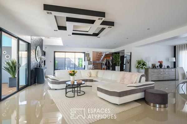 Contemporaine avec piscine intérieure aux portes de Niort