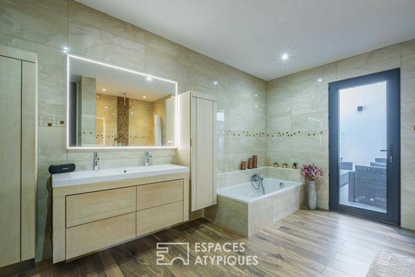 Contemporaine avec piscine intérieure aux portes de Niort