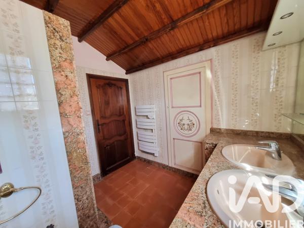 Maison à vendre 7 pièces 243 m² Arles