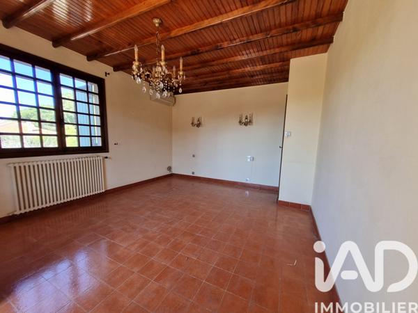 Maison à vendre 7 pièces 243 m² Arles