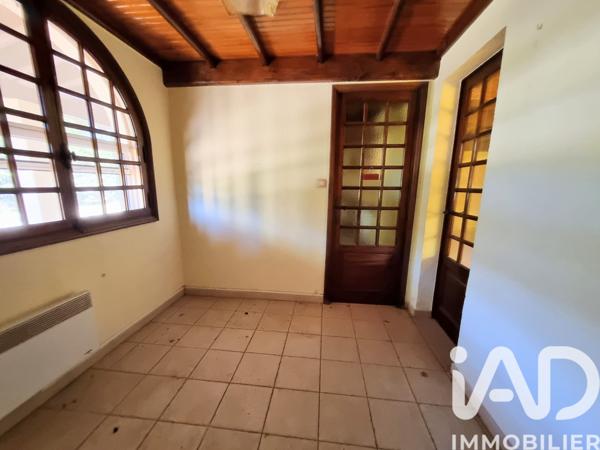 Maison à vendre 7 pièces 243 m² Arles