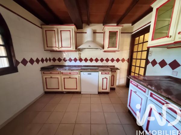 Maison à vendre 7 pièces 243 m² Arles