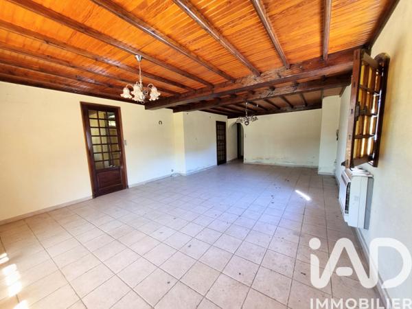 Maison à vendre 7 pièces 243 m² Arles