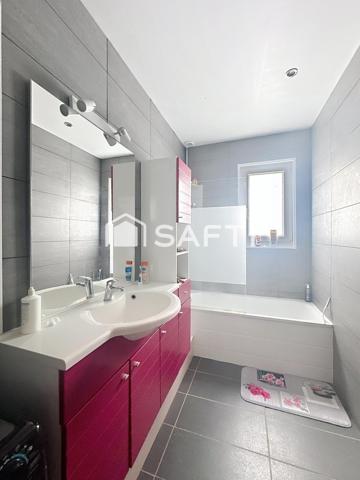 Maison 94 m2 3 chambres en village.