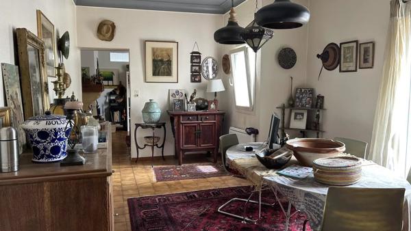 Grande maison familiale avec local commercial