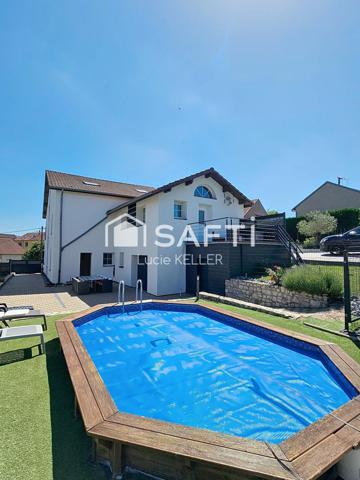 Maison individuelle spacieuse – Environ 300 m²