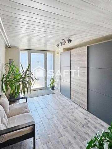 Maison individuelle spacieuse – Environ 300 m²