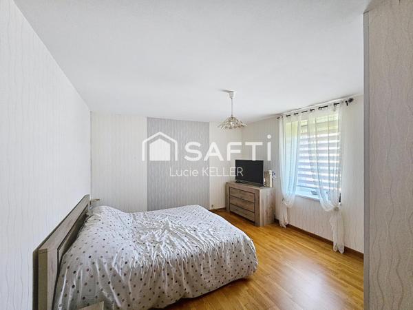 Maison individuelle spacieuse – Environ 300 m²