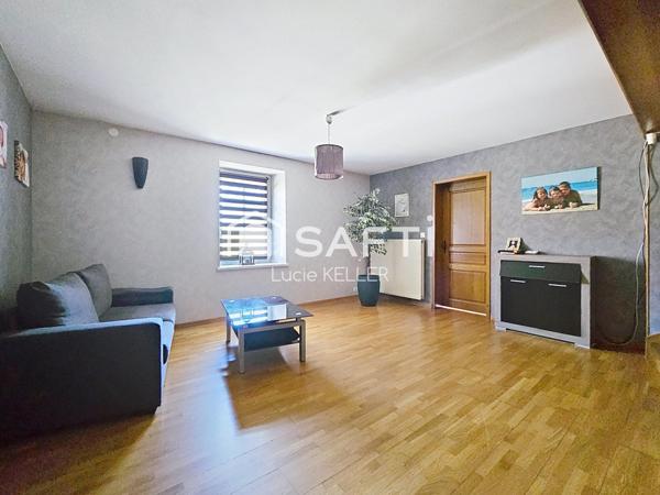 Maison individuelle spacieuse – Environ 300 m²