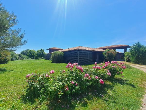 Maison d’architecte avec vue panoramique et piscine