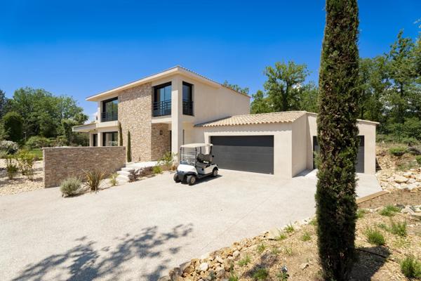 Villa de luxe dans le domaine de Terre Blanche.