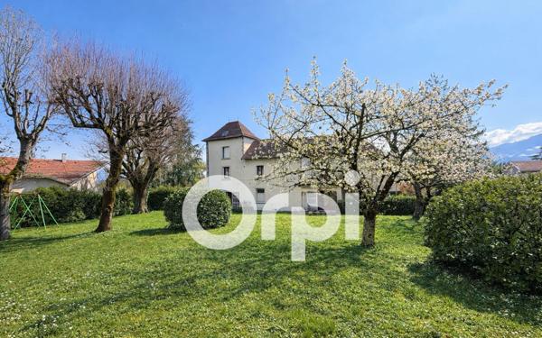 Maison à vendre    9 pièces • 277,57 m2 Montbonnot-Saint-Martin