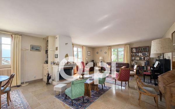 Maison à vendre    9 pièces • 277,57 m2 Montbonnot-Saint-Martin