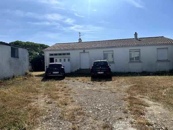 Marsilly (17137) À vendre – Maison des années 1970 avec grand terrain divisible – Marsilly (17)