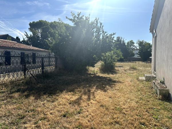 Marsilly (17137) À vendre – Maison des années 1970 avec grand terrain divisible – Marsilly (17)