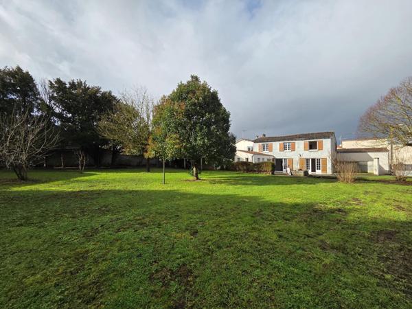 Maison à SAINT-JEAN-D'ANGELY, 17400 - 5 pièces 129m²