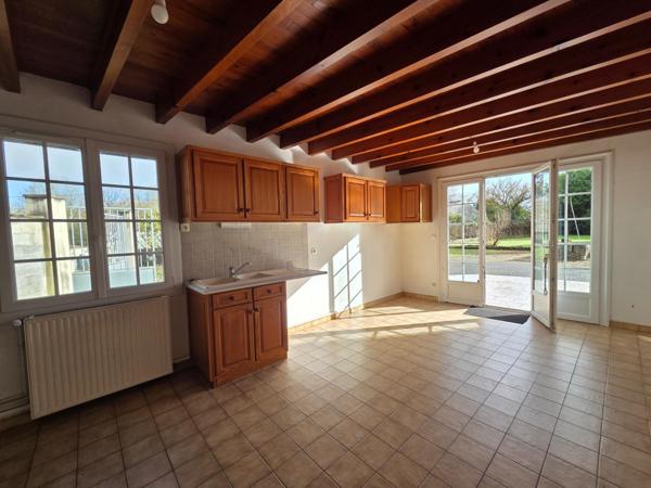 Maison à SAINT-JEAN-D'ANGELY, 17400 - 5 pièces 129m²