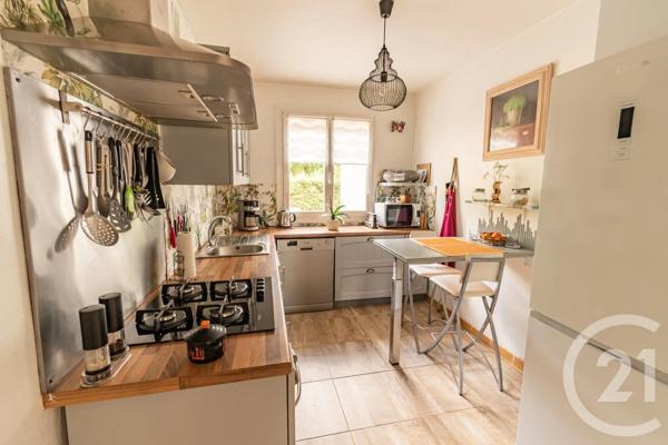 Appartement à vendre  3 pièces - 67,32 m 2   LAVAL  - 53