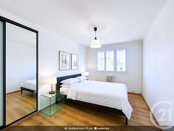 Appartement à vendre  3 pièces - 67,32 m 2   LAVAL  - 53