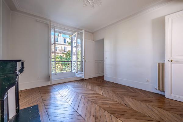 Appartement Paris 3 pièce(s) 48 m2
