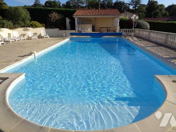 SEVREMONT - A quelques minutes des Herbiers et du Puy du Fou, découvrez cette charmante maison ...