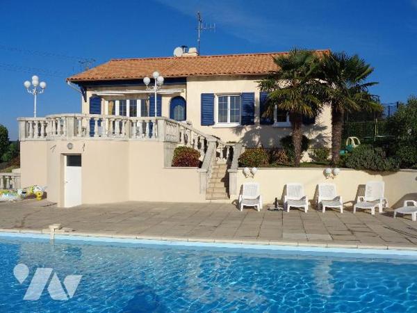 SEVREMONT - A quelques minutes des Herbiers et du Puy du Fou, découvrez cette charmante maison ...