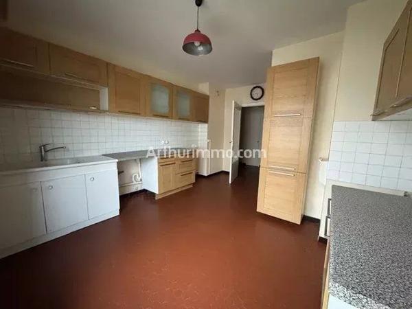 Location Appartement 4 pièces 101 m2 à Lons-le-Saunier