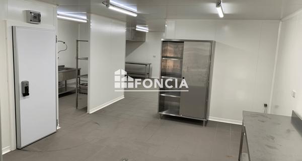 À vendre Local commercial 273 m² - Niort 79000